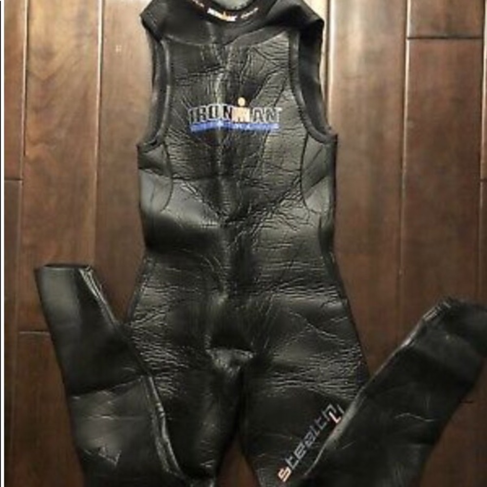 Wet suit with pant legs
